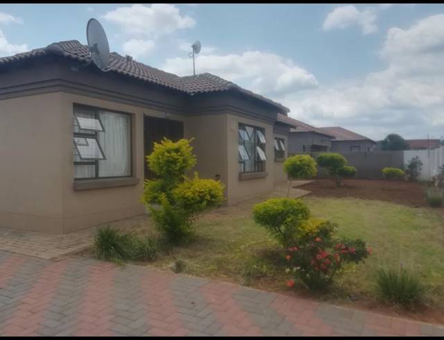 3 BEDROOM PROPERTY TO RENT IN CHROOM PARK